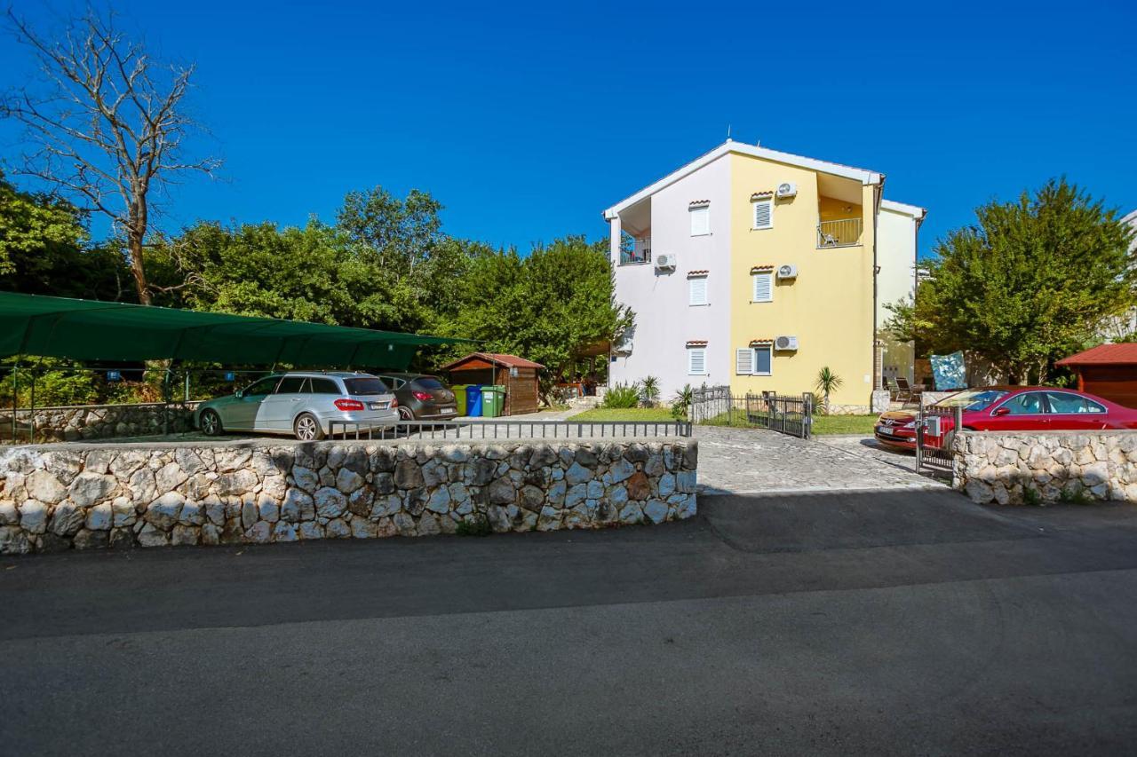Guki Reihenhäuser Malinska Exterior foto