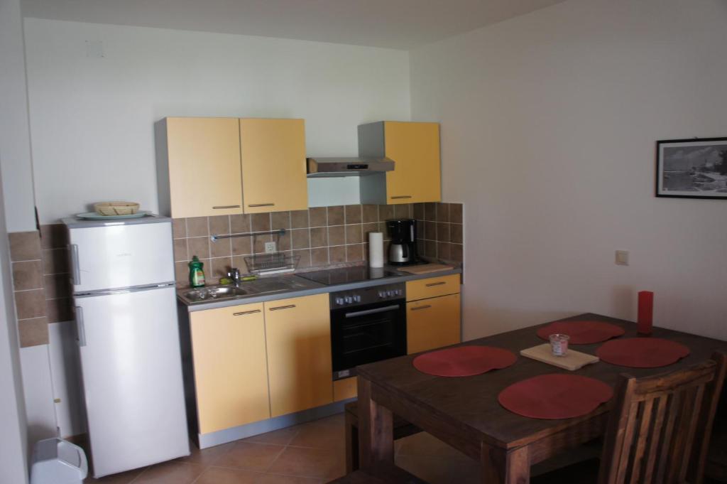 Guki Reihenhäuser Malinska Zimmer foto